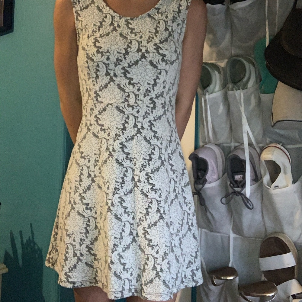 Sweet Rain simple black and white lace dress